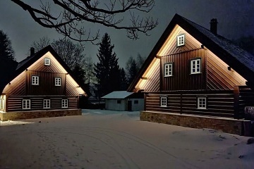 Dv� roubenky s wellness - Stezka Zemsk� br�na