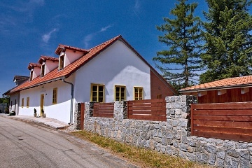 Chalupa baz�n - wellness - vinn� sklep - Lu�nice