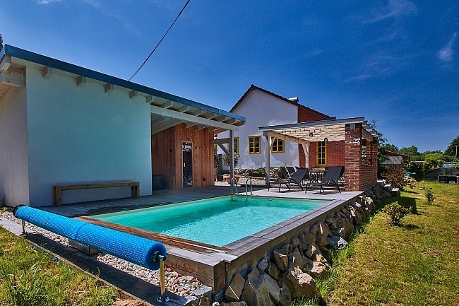 Chalupa baz�n - wellness - vinn� sklep - Lu�nice