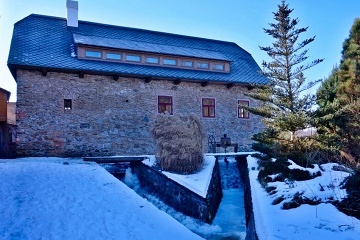 Chalupa u vodn�ho ml�na - CHKO ���rsk� vrchy