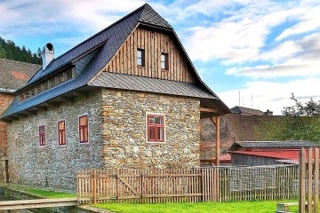 Chalupa u vodního mlýna - CHKO Žďárské vrchy