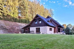 Chalupa u lesa s bazénem - Jizerská magistrála