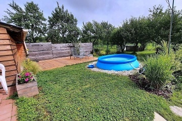 Chalupa Slov�cko s baz�nem - hrad Buchlov