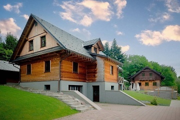 Dv� chalupy a baz�n - Kr�lick� Sn�n�k - Sky Bridge