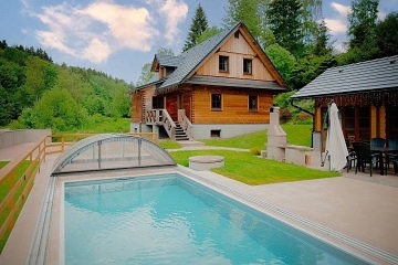 Dv� chalupy a baz�n - Kr�lick� Sn�n�k - Sky Bridge