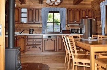 Dv� chalupy a baz�n - Kr�lick� Sn�n�k - Sky Bridge