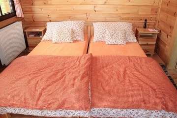 Dv� chalupy a baz�n - Kr�lick� Sn�n�k - Sky Bridge