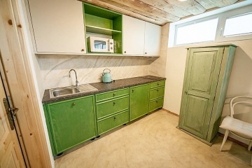 Chalupa a vinn� sklep - Hustope�e - ji�n� Morava