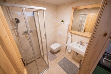 Chalupa a vinn� sklep - Rajhrad - ji�n� Morava