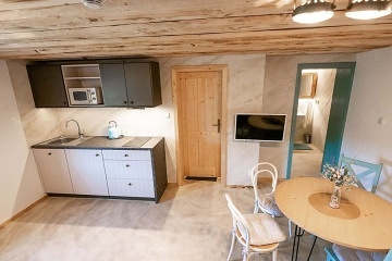 Chalupa a vinn� sklep - Rajhrad - ji�n� Morava