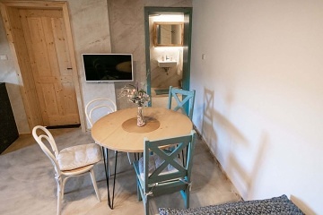 Chalupa a vinn� sklep - Rajhrad - ji�n� Morava