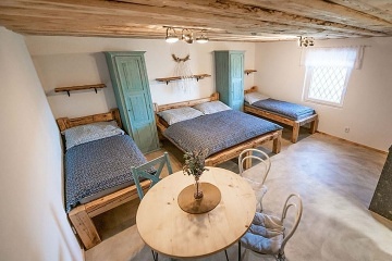 Chalupa a vinn� sklep - Rajhrad - ji�n� Morava