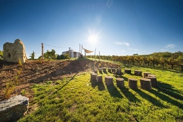 Jurty vinohrad a cyklostezka - glamping park V�hon