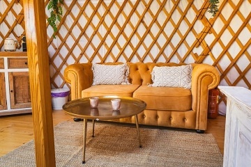 Jurty vinohrad a cyklostezka - glamping park V�hon