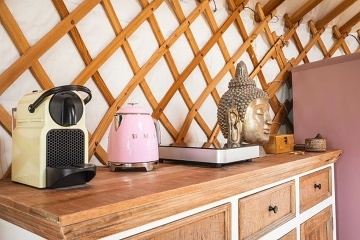 Jurty u vinohradu - glamping Ji�n� Morava