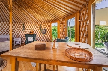 Jurty u vinohradu - glamping Ji�n� Morava