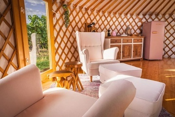 Jurty u vinohradu - glamping Ji�n� Morava