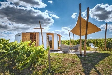 Jurty vinohrad a cyklostezka - glamping park V�hon