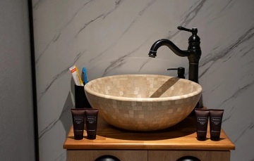 Glamping s wellness - samota u �eky - �elezn� hory