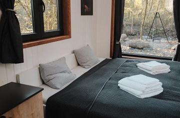 Glamping s wellness - samota u �eky - �elezn� hory