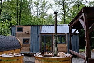 Nov� objekt: Glamping s wellness - samota u �eky - �elezn� hory 9C-223