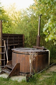Glamping s koupac�m sudem - Ti�nov - Pern�tejn