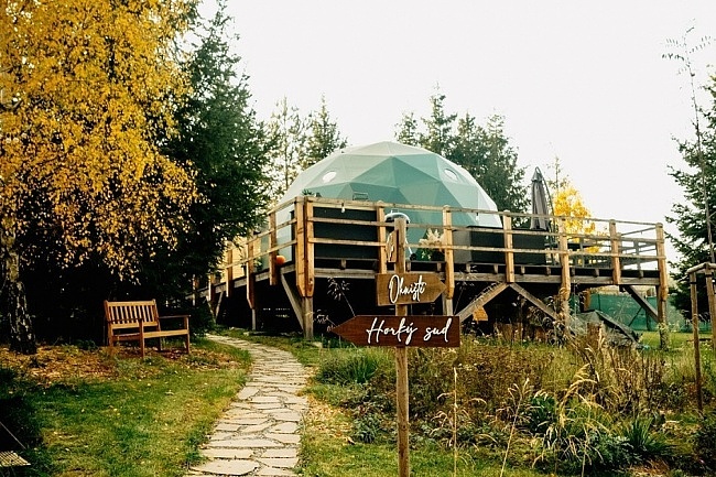 Glamping s koupac�m sudem - Ti�nov - Pern�tejn