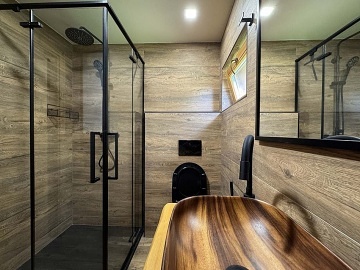 Glamping s wellness a baz�nem - hrad Helf�t�n