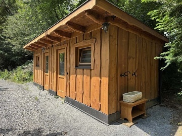 Glamping s wellness a baz�nem - hrad Helf�t�n