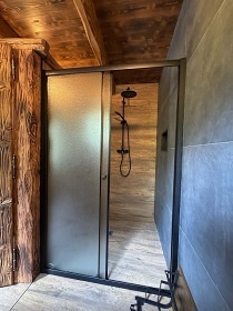 Glamping s wellness a baz�nem - hrad Helf�t�n