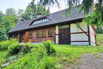 Chalupa u lesa - hrad Tol�tejn - Lu�ick� hory