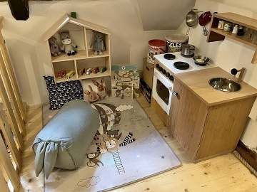 Chalupa u lesa - hrad Tol�tejn - Lu�ick� hory