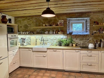 Chalupa u lesa - hrad Tol�tejn - Lu�ick� hory