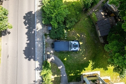 Apartm�n u kolon�dy a parking - Mari�nsk� L�zn�