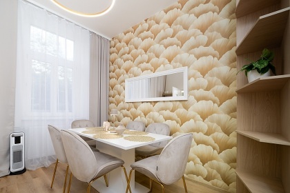 Apartm�n u kolon�dy a parking - Mari�nsk� L�zn�