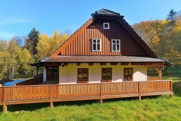 Chalupa baz�n a wellness - P�emyslov a Ramzov�