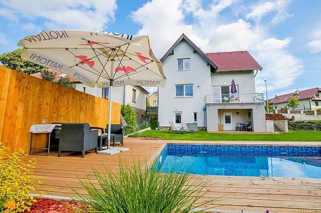 Chalupa s bazénem - Chýnovské jeskyně - Vysočina