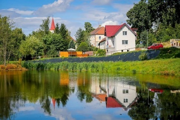 Chalupa s venkovn�m baz�nem - Vyso�ina