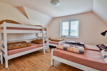 Chalupa s venkovn�m baz�nem - Vyso�ina