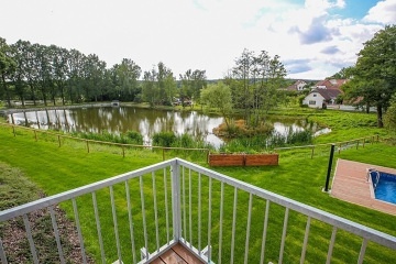 Chalupa s baz�nem - Ch�novsk� jeskyn� - Vyso�ina