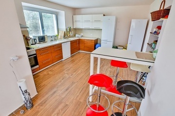 Chalupa s venkovn�m baz�nem - Vyso�ina