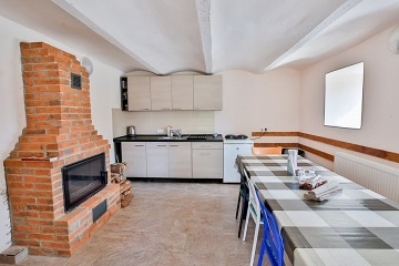 Chalupa s venkovn�m baz�nem - Vyso�ina