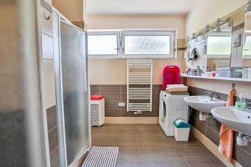 Chalupa s venkovn�m baz�nem - Vyso�ina