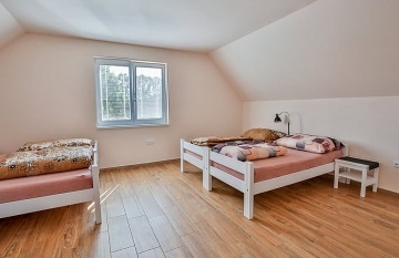 Chalupa s baz�nem - Ch�novsk� jeskyn� - Vyso�ina