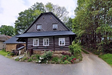 Chalupa s baz�nem - Roubenka ���rsk� vrchy