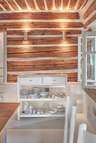 Roubenka Lesn� r�j - kamna s pec� a koupac� sud