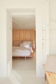 Roubenka pec a koupac� sud - u Jizersk�ch hor a Krkono�