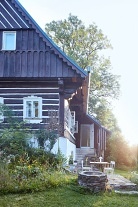 Roubenka Lesn� r�j - kamna s pec� a koupac� sud