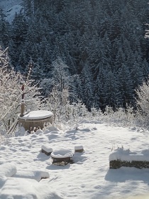 Roubenka Lesn� r�j - kamna s pec� a koupac� sud