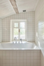 Roubenka pec a koupac� sud - u Jizersk�ch hor a Krkono�